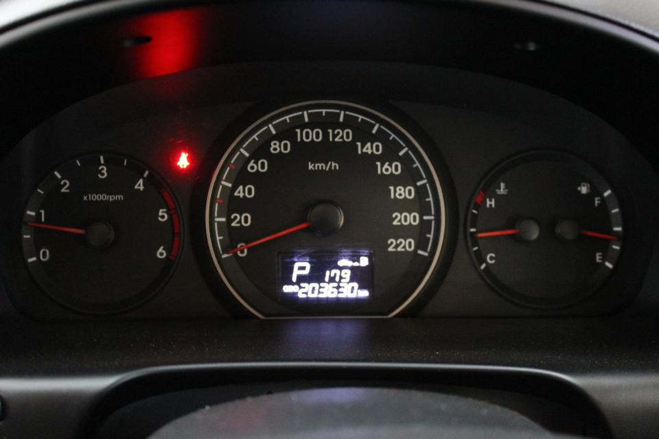 รหัสรถ JRS5060 Hyundai Grand Starex 2016 สีเทา 7