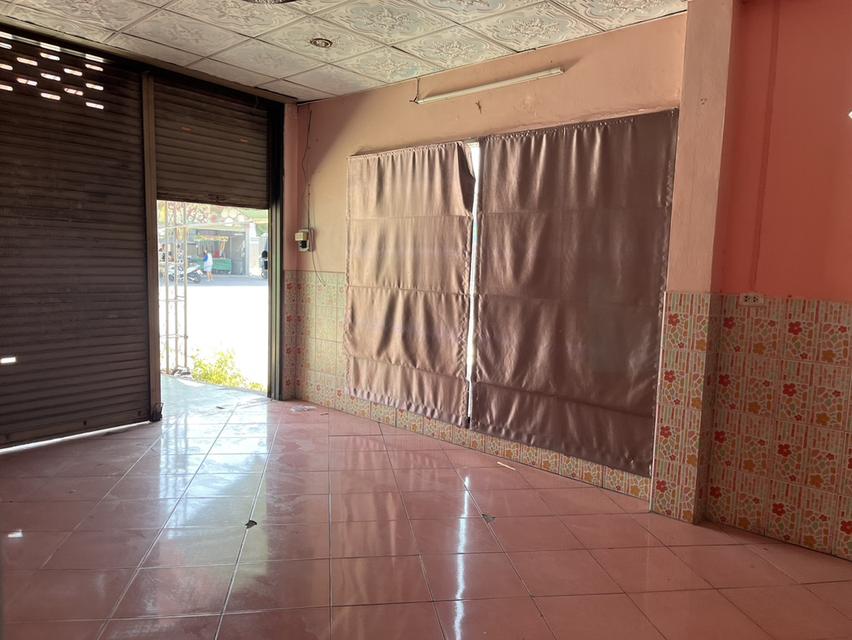 อาคารตึกแถว 2 ชั้น 2ห้องนอน 2ห้องน้ำ เขต แหลมฉบัง อ.ศรีราชา จ.ชลบุรี 17