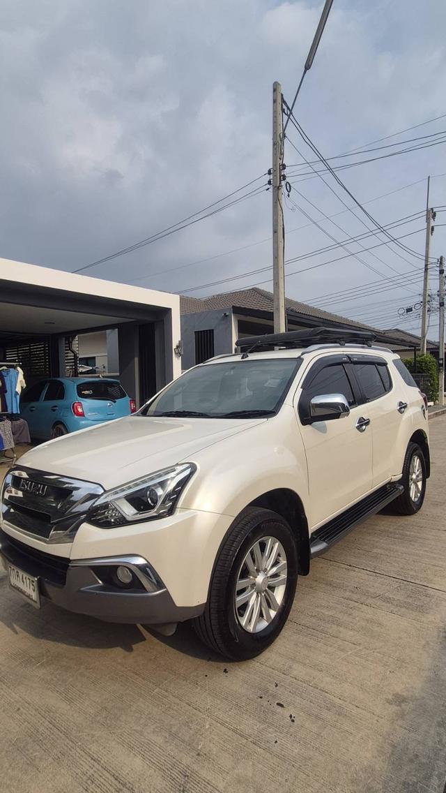 รถ MU X 1.9 รถบ้านใช้เองมือเดียว สภาพดีมากๆๆ รูปย่อยที่ 4