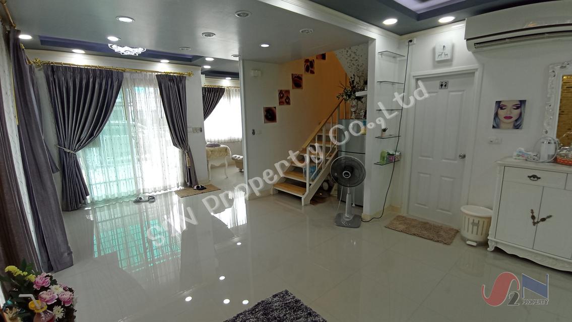 รูป ขายบ้านแฝด2ชั้น 44.8วา หลังมุม ม.เดอะวิลเลจ วงแหวนลำลูกกาคลอง5 พร้อมเข้าอยู่ เฟอร์แน่นๆ จัดแบบจุกๆ 3