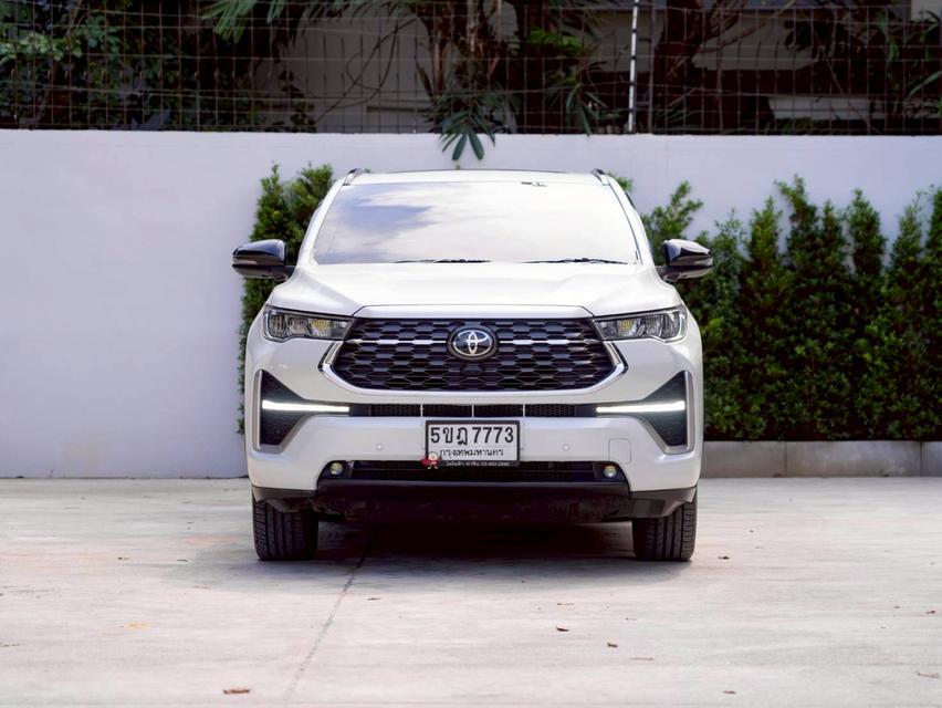 Toyota Innova Zenix 2.0 Hev Premium ปีจด 2024 3
