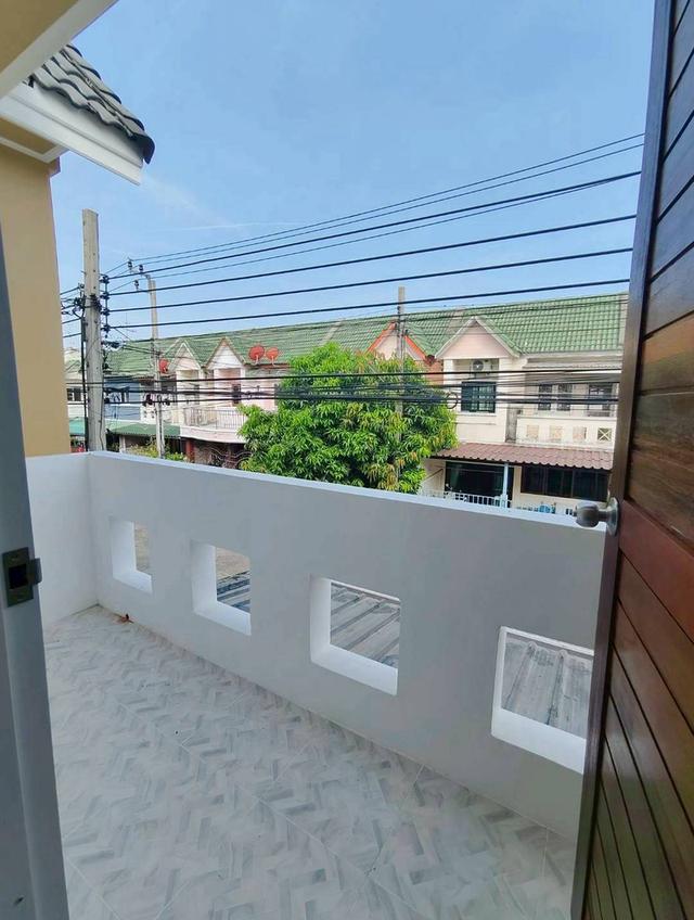 หมู่บ้านลดาสิริ ถนนบ้านกล้วย - ไทรน้อยทาวน์เฮาส์ 2 ชั้น ตกแต่งใหม่ บ้านสวย ทำเลดี ถนนเมน เข้า-ออกสะดวก 20