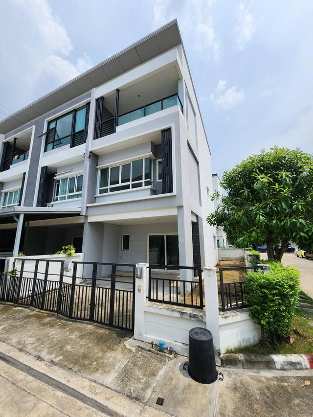 ขายทาวน์โฮม 3ชั้น 3