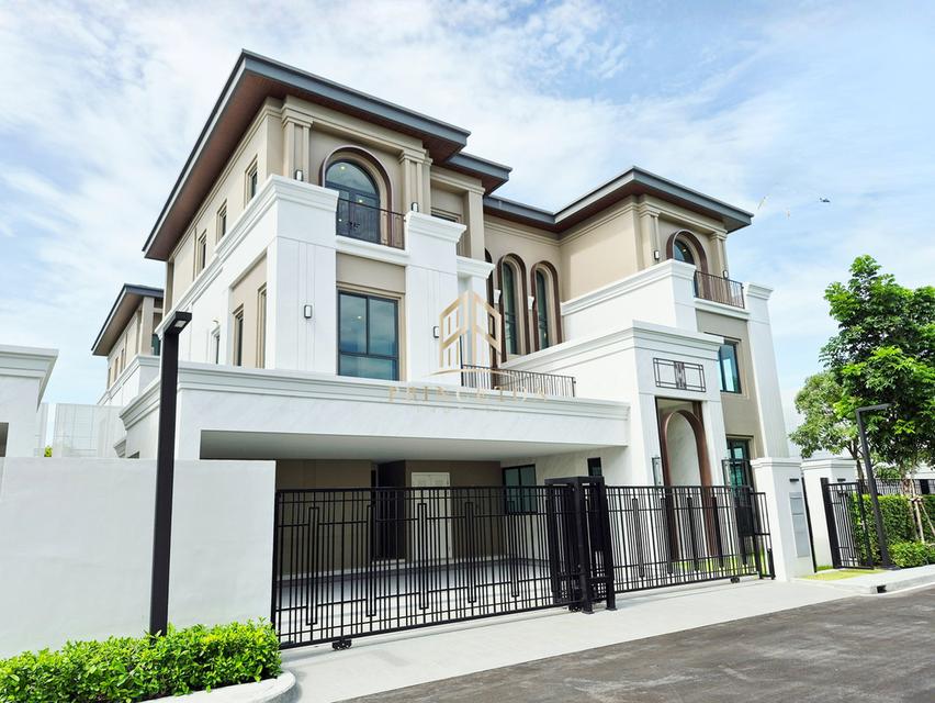 3-Storey Luxury House CINQ ROYAL The Eighteen Bangna KM.7 2