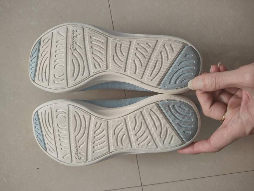 รองเท้า sketchers สีฟ้า 3