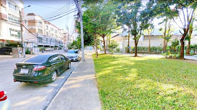 บ้านกลางเมือง 24 ตร.วา. รัขดา 699ม. MRT ลาดพร้าว 500 ม.ให้เช่าทาวน์โฮม 4 ชั้น 380 ตร.ม. ซ. ลาดพร้าว 15-27 รร. นานาชาติโอ 6