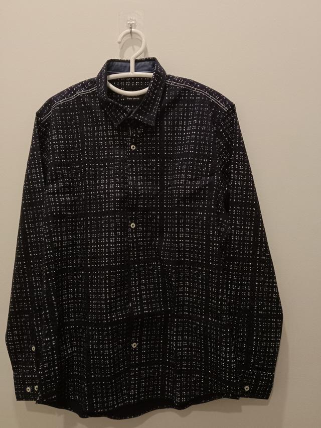 เสื้อเชิ้ตแขนยาวมือสอง สภาพดี ไม่มีตำหนิ คิดค่าส่ง 40 ใครสนใจทักมาครับ (ขอคนที่สนใจจริงๆครับ) 2