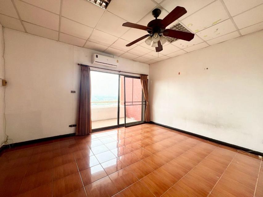 [For Sale] ขายคอนโด 2 ห้องนอน ถูกสุดในโครงการ คันทรี คอมเพล็กซ์ บางนา (Country Complex Bangna) ที่จอดรถ 2 คัน ใกล้ BTS บางนา 5