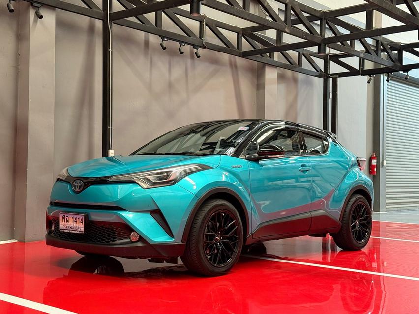 2019 TOYOTA CHR HV HI รถมือเดียวออกป้ายแดง รถวิ่งน้อย เข้าศูนย์ตามระยะ รถไม่เคยมีอุบัติเหตุครับ