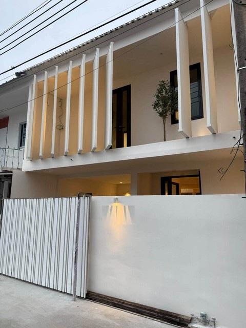 PP538 ขายทาวน์เฮ้าส์ 2 ชั้น ย่านลาดพร้าว 41 ซอยภาวนา สไตล์ Modern Minimal ใกล้รถไฟฟ้า MRT ภาวนา 2