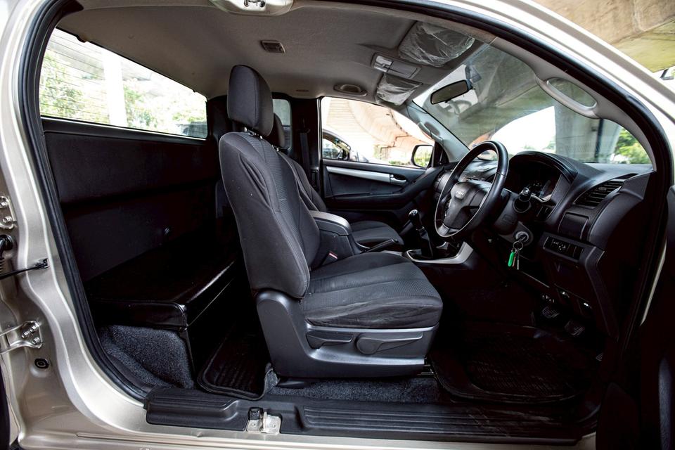 Isuzu D-Max Hi-Lander Cab 2.5 VGS Z ท๊อปปี 2012 เกียร์ธรรมดา สีทอง 9