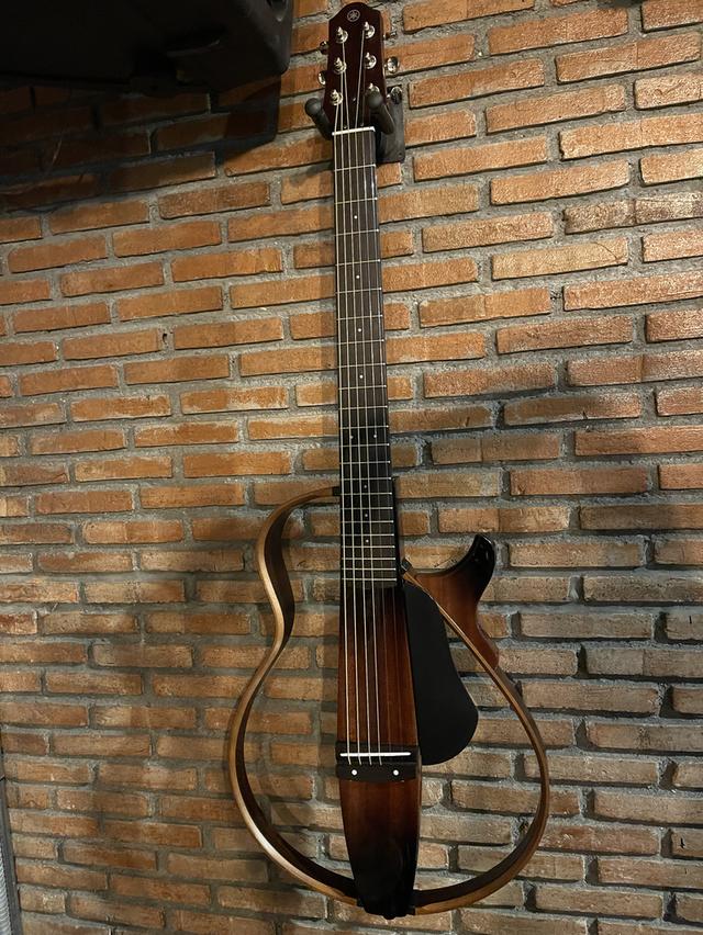 Yamaha SLG200s