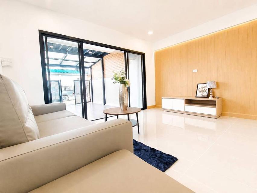 หมู่บ้านลภาวัน5 ท่าอิฐ-ไทรม้า ทาวน์เฮาส์ 2 ชั้น หลังมุม ตกแต่งใหม่พร้อมอยู่ มีระเบียงด้านหน้า 5