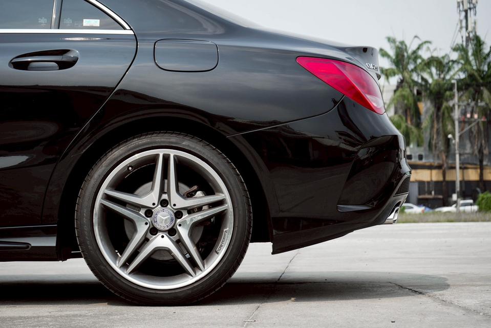 Mercedes-Benz CLA250 Coupe AMG Dynamic W117 AT 2016 รูปที่ 5