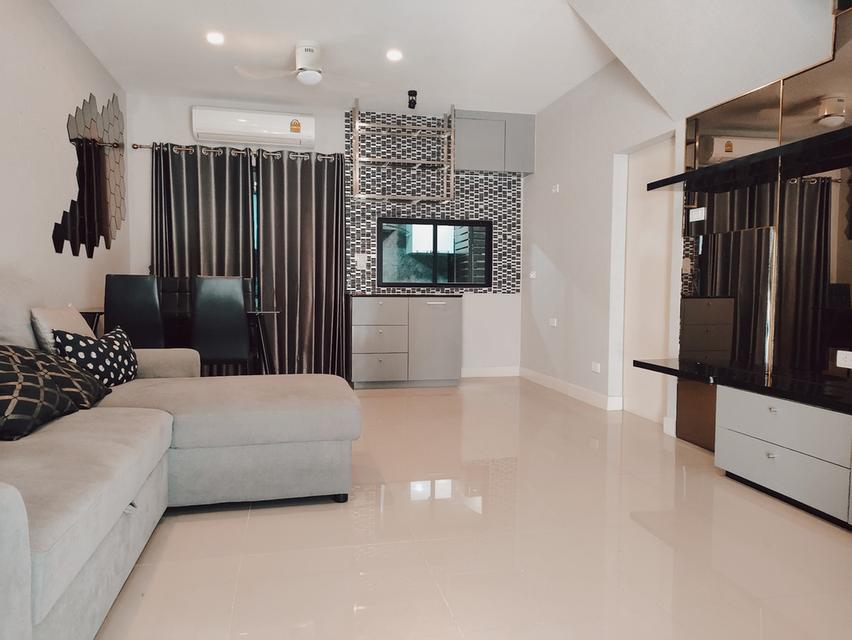 ขาย/ให้เช่า ทาวน์โฮม 3 ชั้น บ้านกลางเมือง ปิ่นเกล้า-จรัญ 3 นอน 18.1 ตร.ว. ติดถนนใหญ่ ใกล้รถไฟฟ้า 3 สาย! 1