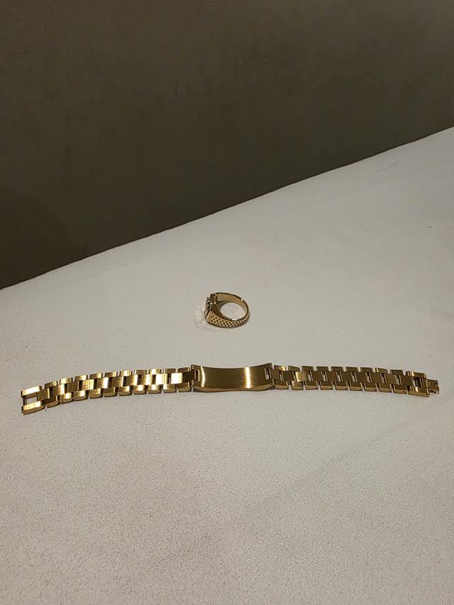 ของสะสม สร้อยข้อมือและแหวน ROLEX สีทองหนักๆ 2 ชิ้น เหมาๆ  สวย หายาก เดิมๆ ขายตามสภาพ พร้อมส่ง รูปที่ 5