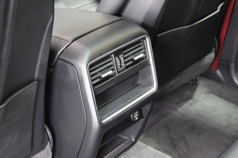 รหัสรถ JRS5512 Porsche Cayenne S Hybrid 2019 18