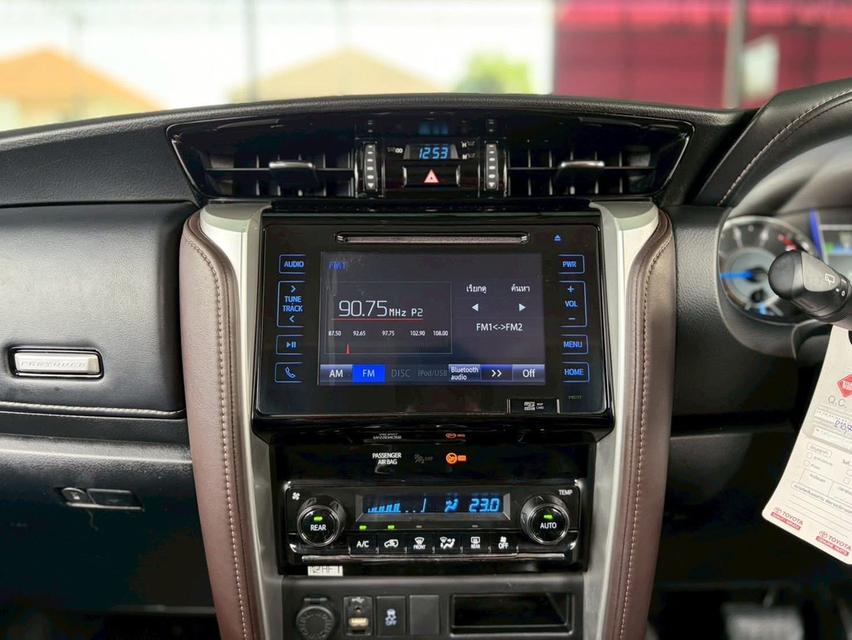ปี 2017 TOYOTA FORTUNER, 2.4 V คู่มือBookserviceครบรับประกันตัวถังเดิม 100% รูปที่ 16