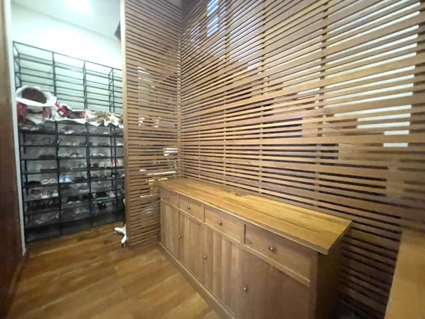 ขาย บ้านเดี่ยว สไตล์รีสอร์ท ซอยนวลจันทร์ 44 ขนาด 1544 ตรม. 386 ตร.วา ทำเลดี สาธารณูปโภคครบ ใกล้ห้างและตลาด แต่งครบ วัสดุ 6