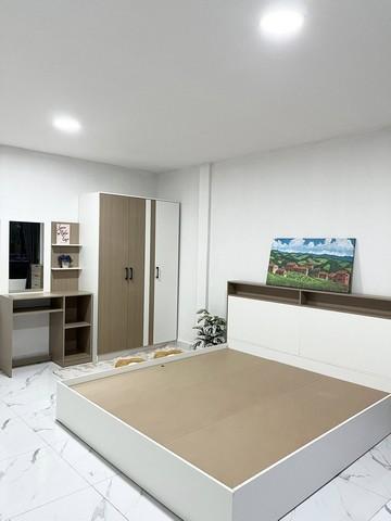 ให้เช่าทาวน์โฮม 3 ชั้น 22 ตร.ว. ถนนรามอินทราซอย 34 ใกล้เลียบด่วนเอกมัย-รามอินทรา 8
