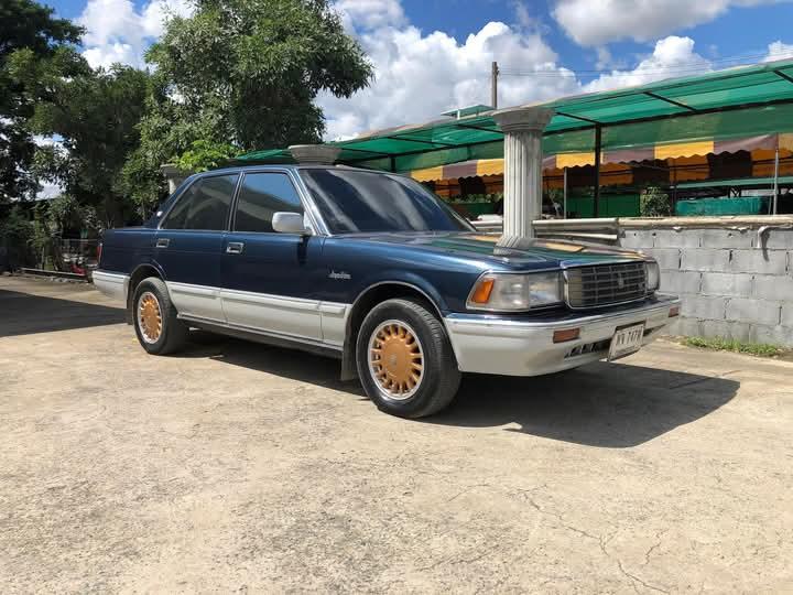 Toyota Crown ปี 1991