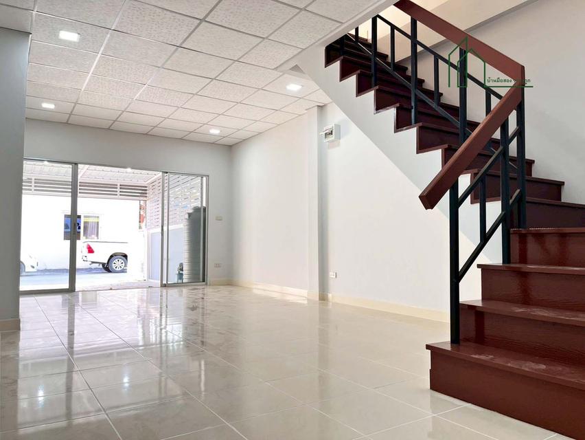ทาวน์เฮ้าส์ 2 ชั้น หมู่บ้านชายคลอง รีโนเวทพร้อมอยู่ 5