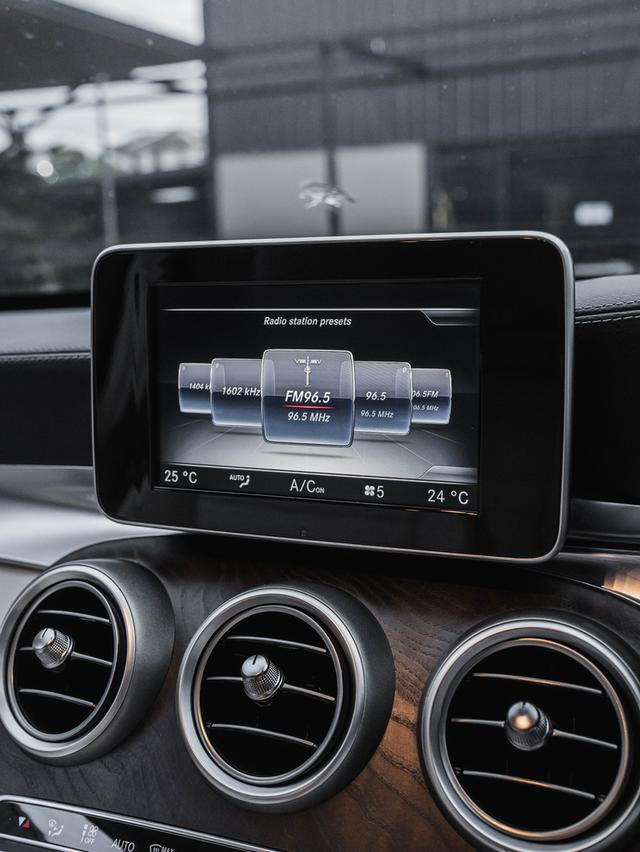 รหัสรถ 67GG678 Benz C300 ปี 2015 รุ่น Exclusive คือรถยนต์ C-Class (W205) 14