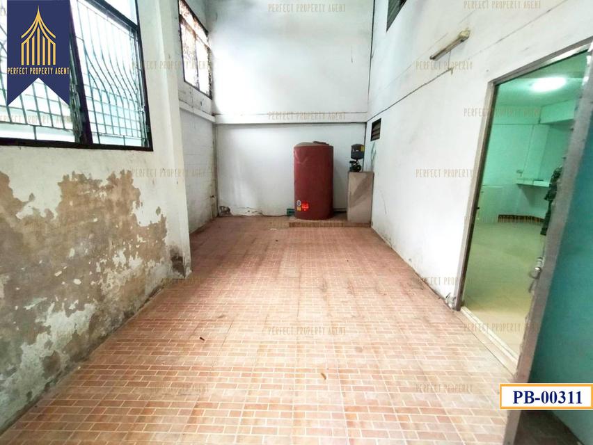 ขายอาคารพาณิชย์ 2 คูหา 3.5 ชั้น พื้นที่ใช้สอยเยอะ เหมาะสำหรับอยู่อาศัย โกดังเก็บของ ใกล้รถไฟฟ้า เดินทางสะดวก 8