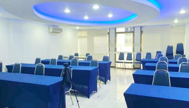 ให้เช่า อาคารสำนักงาน 6ชั้น+ดาดฟ้า 26ตร.วา. 450ตร.ม. ฟังก์ชัน 4นอน 6 น้ำ ใกล้เดอะมอลล์บางกะปิ 700 ม. ใหญ่มาก MRTบางกะปิ 3