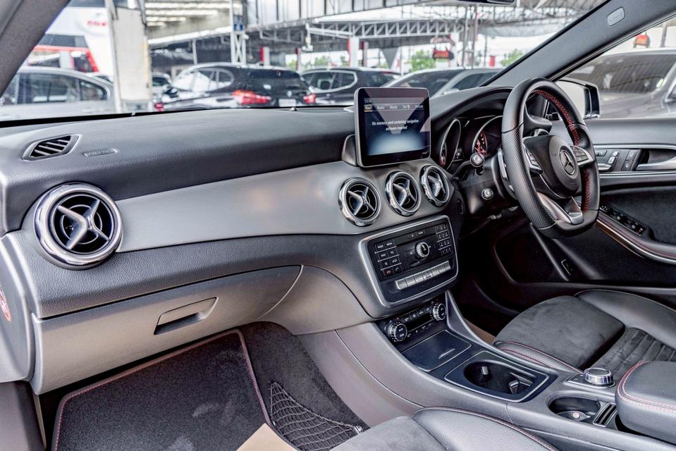 รหัสรถ NP6053  BENZ GLA250 AMG FACELIFT 2018 14