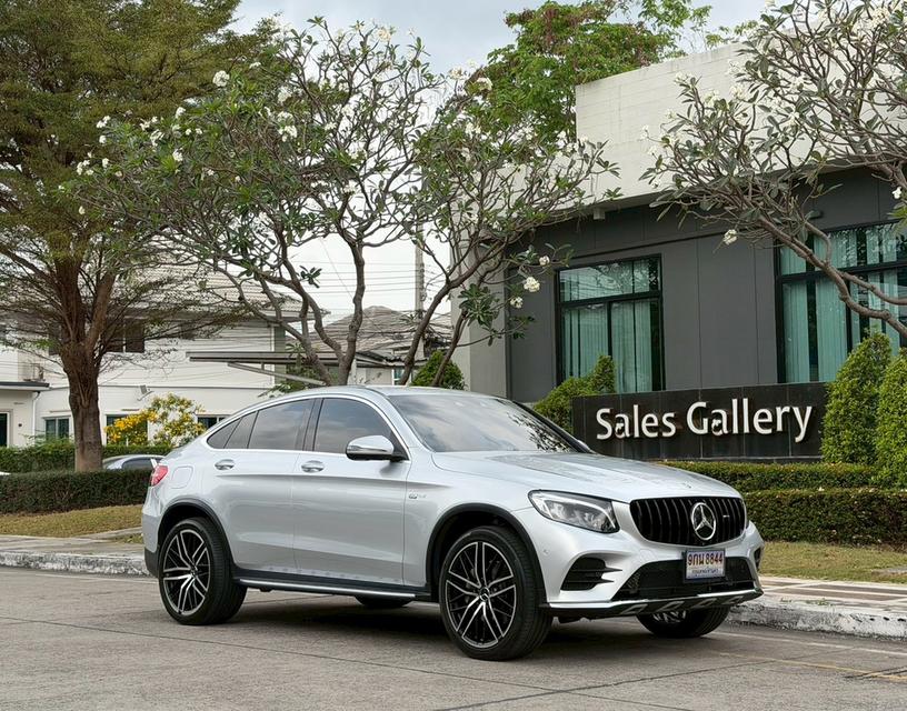Benz GLC250 AMG Coupe สีเทา ปี 2019  (แต่ง GLC 43)