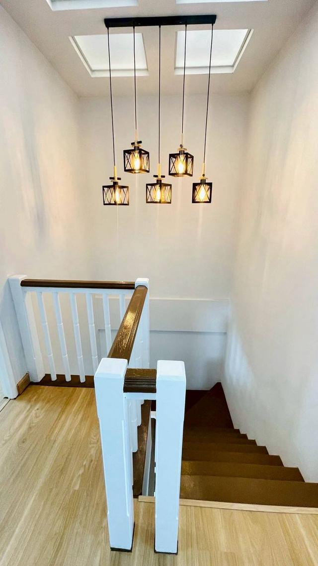 หมู่บ้านบุศรินทร์ ถนนบ้านกล้วย-ไทรน้อยทาวน์เฮาส์ 2  ชั้น ฟังก์ชันครบ ในโครงการ L&H ทำเลซอยบ้านกล้วย ใกล้รถไฟฟ้า 12