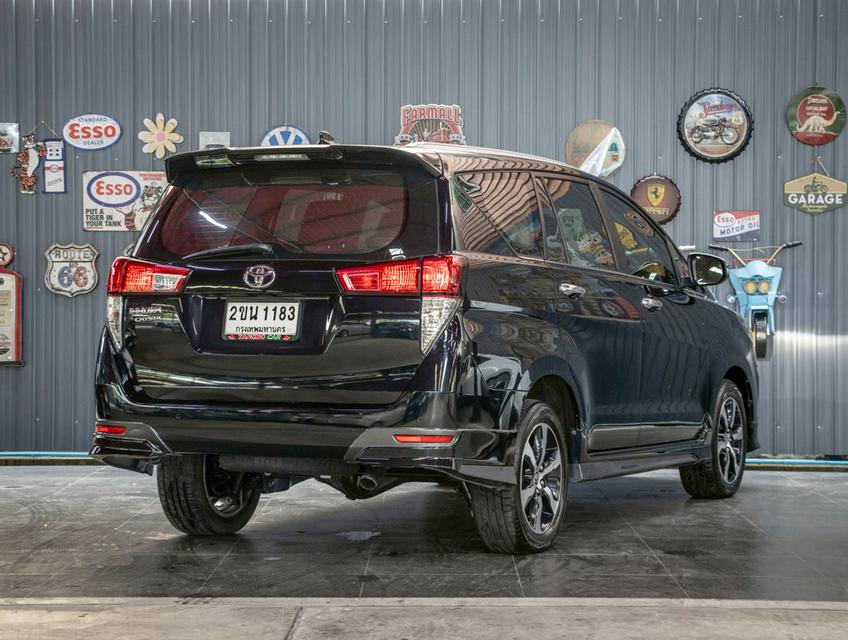 TOYOTA INNOVA 2.8 CRYSTA PREMIUM ปี 2022