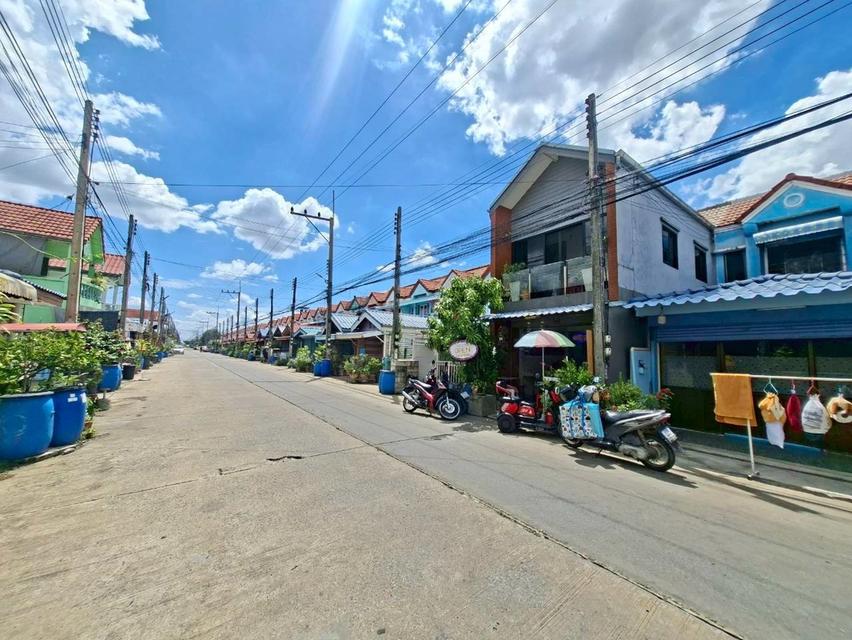 ขายบ้าน 2 ชั้น หมู่บ้านรุ่งเรืองเฮ้าส์1 คลอง4 ลาดสวาย ถนนพระองค์เจ้าสาย 3