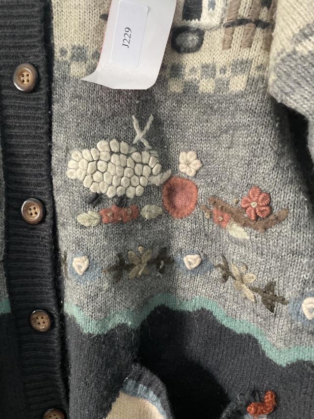 เสื้อไหมพรมปักลาย 3