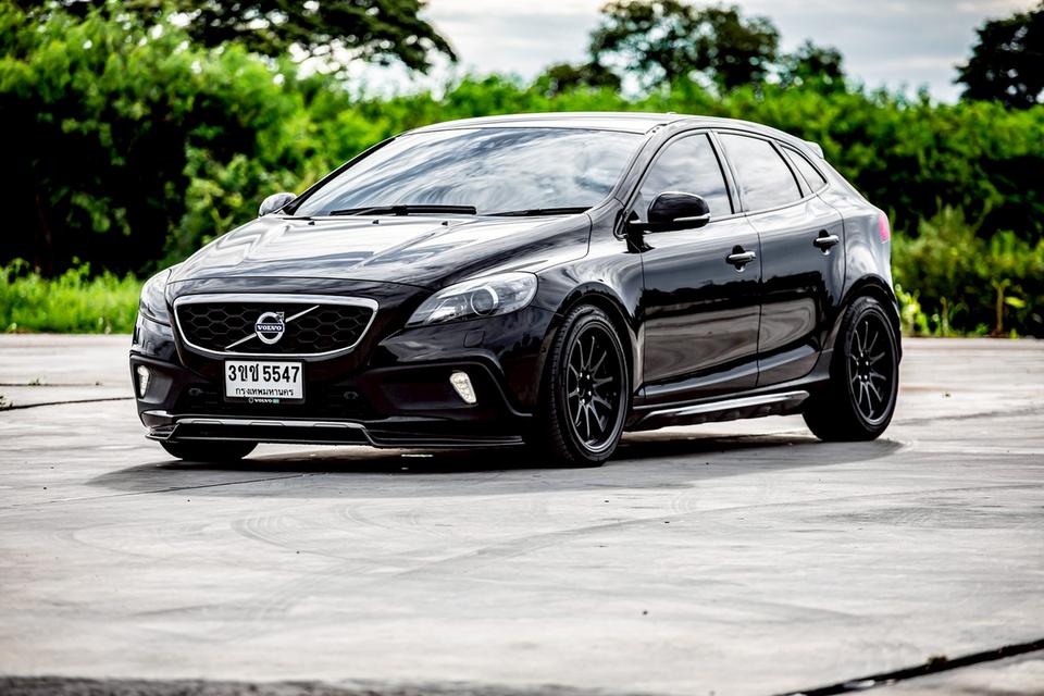 Volvo V40 T5 Cross Country 2.0 Turbo T5 ปี 2015 สีดำ ของแต่งหลักแสน