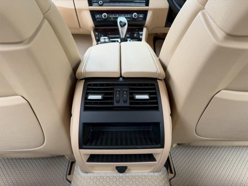 รถบ้านฝากขาย BMW 523i Highline ปี11 จด12 รถสวยใช้น้อย เครื่องนิ่ง ช่วงล่างแน่น รถขับดีมาก จอดในร่มตลอด 9
