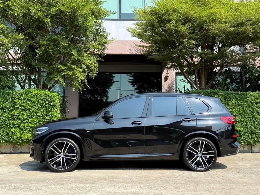 2020 BMW X5 30D MSPORT รถมือเดียวออกป้ายแดง รถวิ่งน้อยเพียง 50,000 กม เข้าศูนย์ทุกระยะ รถไม่เคยมีอุบัติเหตุครับ รูปที่ 5