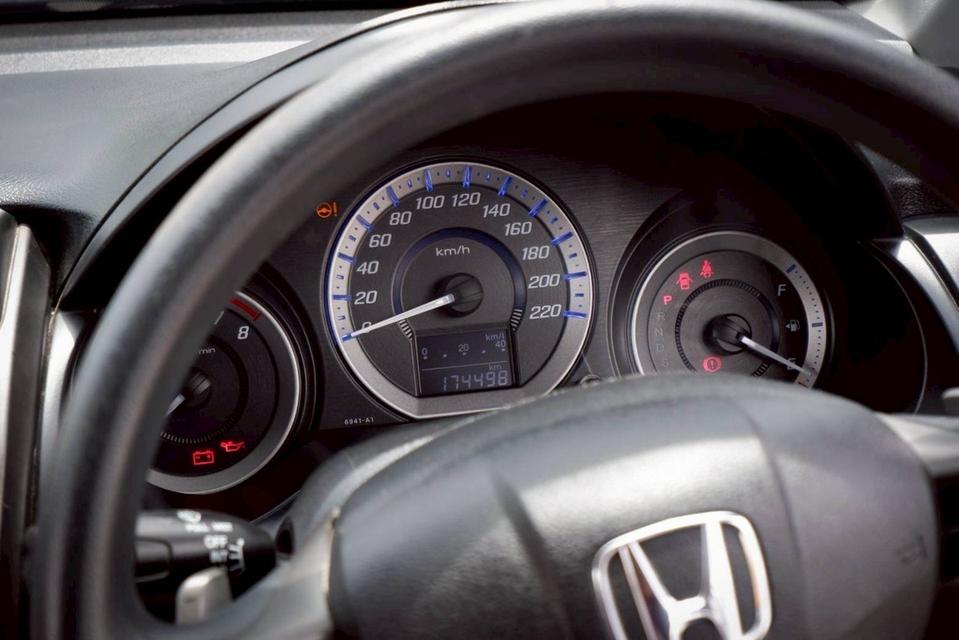 รหัสรถ QT3082 Honda City 1.5 SV เกียร์ Auto สีดำ ปี 2012 (Top) 16