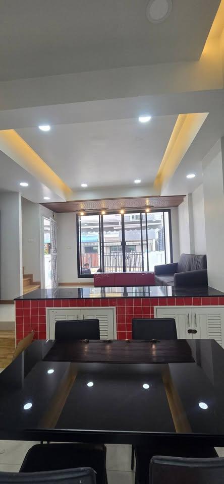 ให้เช่าโฮมออฟฟิส 3 ชั้น เพิ่งรีโนเวทใหม่ โครงการ: หมู่บ้านสารินวิซ แบริ่ง (สุขุมวิท 107)  5
