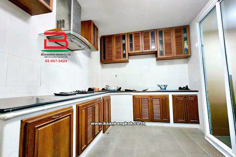 ทาวน์โฮม เนื้อที่ 16.9 ตร.ว. Silk Village Saimai 54 : ซิลค์ วิลเลจ สายไหม 54 ใกล้ปตท.สายไหม 56 ถนนพหลโยธิน แขวงสายไหม เขตสายไหม 9