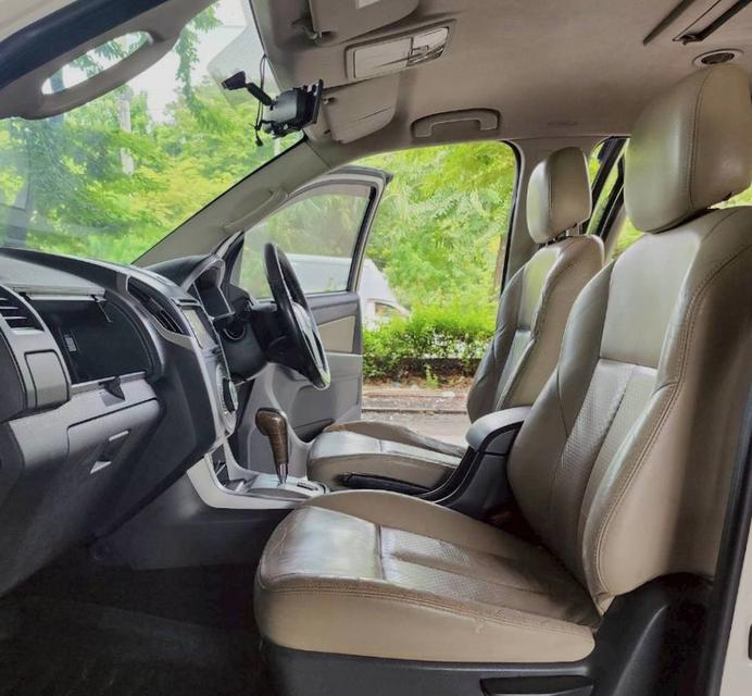 Isuzu Mu-X 3.0 Navi 2WD ปี 2014 6
