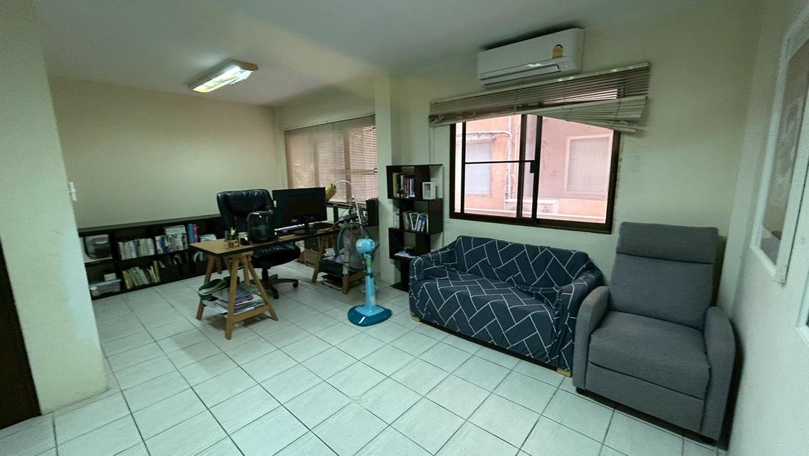 ขายโฮมออฟฟิศ 4 ชั้น ซอยกรุงเทพกรีฑา 15 ทำเลดี ใกล้ทางด่วนและรร.นานาชาติ 8