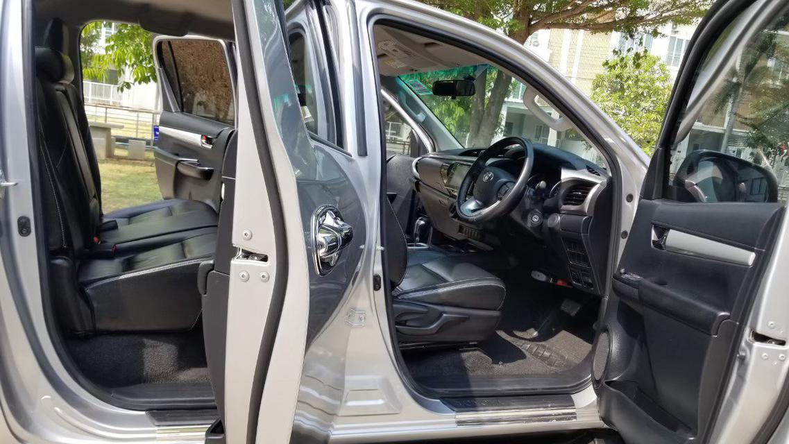 ขายรถบ้าน Toyota Hilux Revo 2.4 Prerunner E Double Cab 2018 A/T สีเทา 4