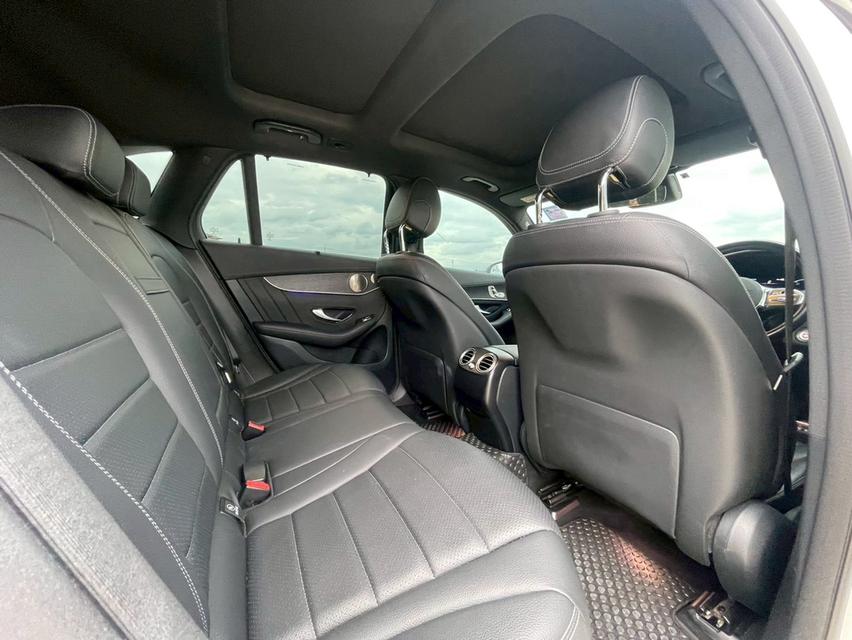 Mercedes Benz GLC300e AMG Dynamic 4MATIC Facelift ปี2022  16