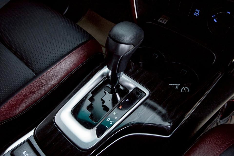 รหัสรถ 1E760 FORTUNER  2.4 LEGENDER BLACK TOP 4WD 2022 รูปที่ 15