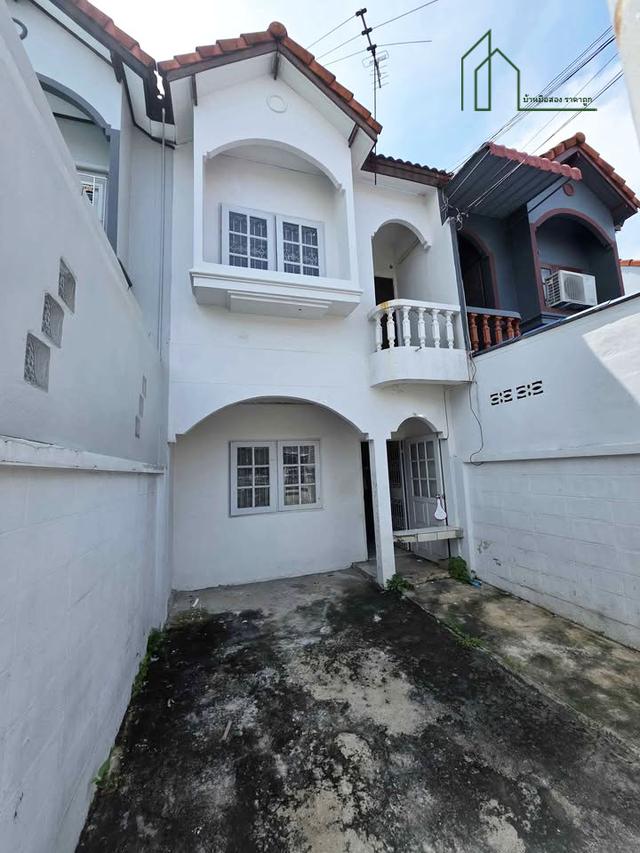 บ้านทาวเฮ้าส์ 2ชั้น หมู่บ้านเฟื่องฟ้าโครงการ2 (ซอยศรีสมิตร) ถ.เทพารักษ์  2