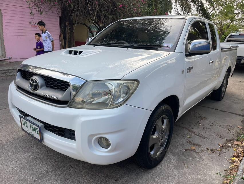 2010 toyota Vigo opencab  2.5 mt เกียร์ธรรมดา ขาย 175,000.-   เล่มพร้อม รถพร้อมใช้ เอกสารครบ จอดมีนบุรี เสรีไทย กทม  สอบถาม 085 33 7 5537