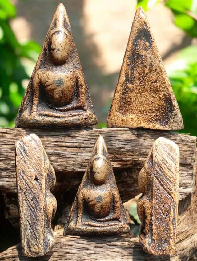 พระนางพญา พิษณุโลก พิมพ์อกนูนใหญ่...เก่า