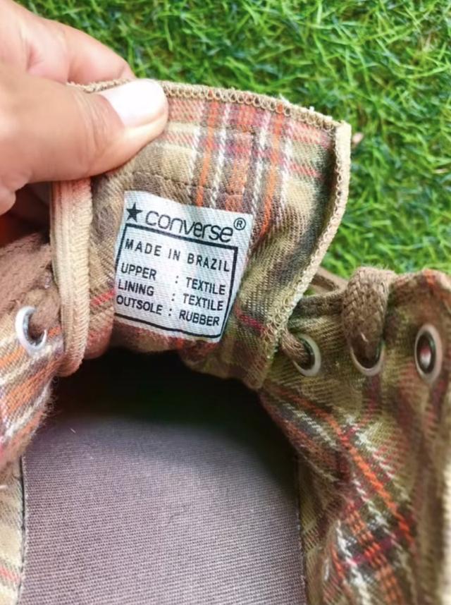 รองเท้าผ้าใบมือสอง.. รูปที่ 2